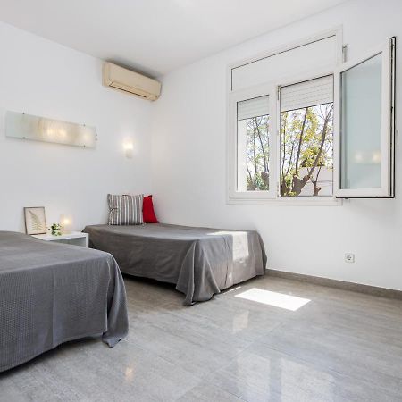 Goldhome - New House With Private Heated Pool, Parking, Wifi, Games Room เอมปูเรียบราบา ภายนอก รูปภาพ