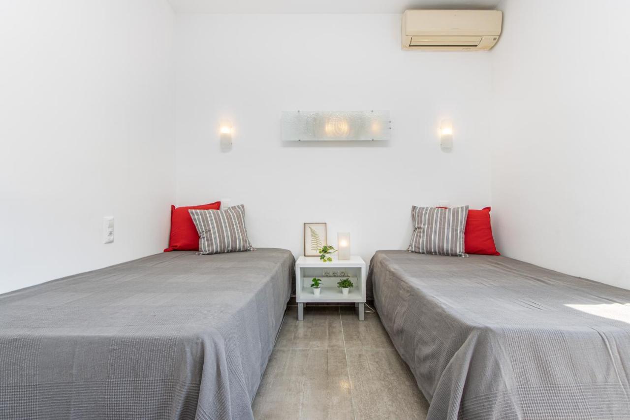 Goldhome - New House With Private Heated Pool, Parking, Wifi, Games Room เอมปูเรียบราบา ภายนอก รูปภาพ